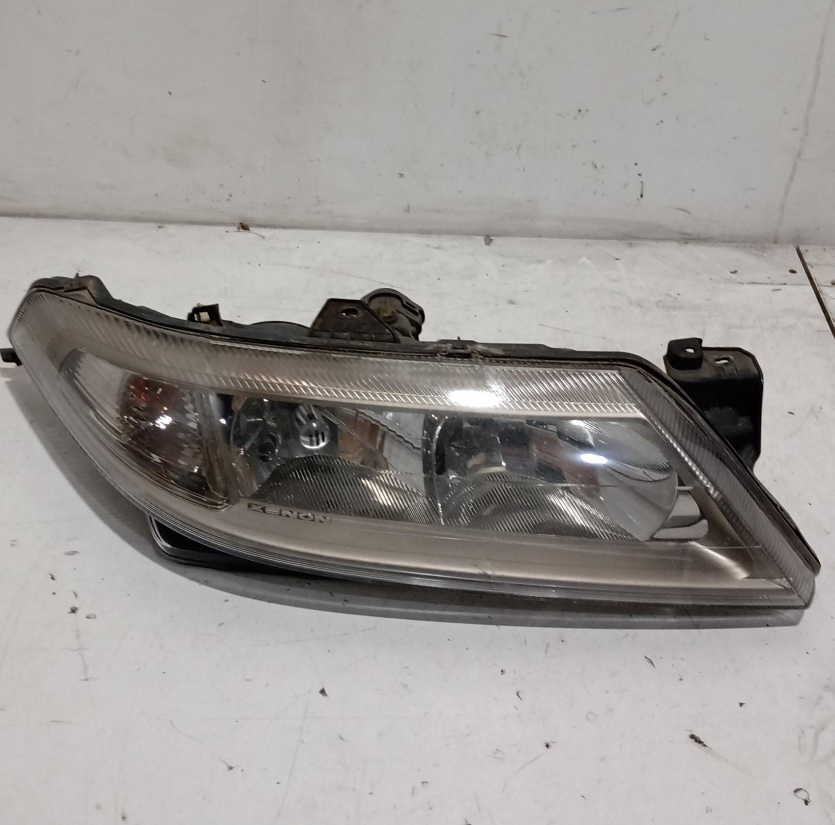 Fanale anteriroe destro xenon